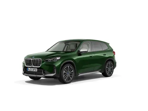 BMW iX1 xDrive30 | xLine | 20'' | Panorama | Stuur + Stoelverw. | Comfort Access | Elek. verst. stoe