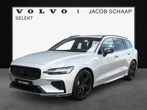 Volvo V60 2.0 T6 Plug-in hybrid AWD Ultimate Dark / Black Sheep / 19" 5-Spaaks Black  / H&K Audio / 