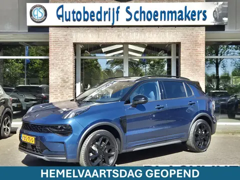 Lynk & Co 01 1.5 BLACKLINE + STUURVERWARMING MY23 360-CAMERA STUUR/STOELVERW. ROLHOES PANO/SCHUIF ME