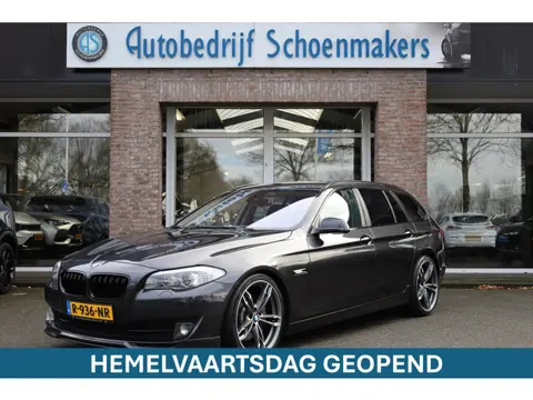 BMW 5-serie Touring 530i High Executive LEER MEMORY HUD STOELVERW. XENON CRUISE CLIMA NAVI 2XPDC 20'