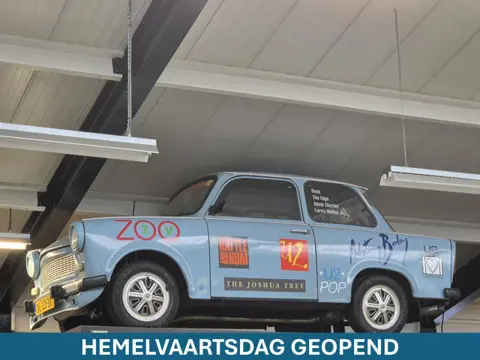 Trabant 601 Standaard U2 ACHTUNG BABY!