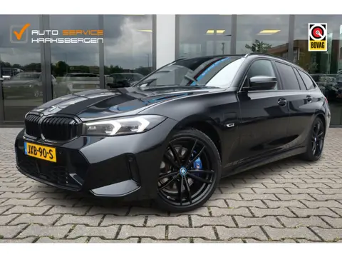 BMW 3 Serie Touring 330e xDrive M-Sport | Pano | M Stoelen | H/K | Camera |