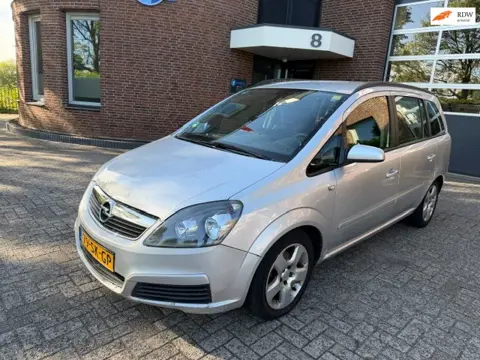 Opel Zafira 1.6 Executive / bj.2006 / airco / 7 stoelen / trekhaak / stereo / cruise /etc. / APK tot