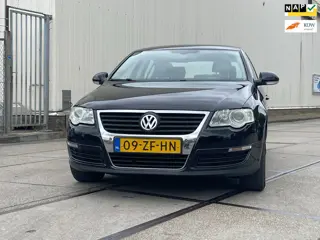 Volkswagen Passat 2.0 FSI Comfortline Clima/Cruise//Pdc APk