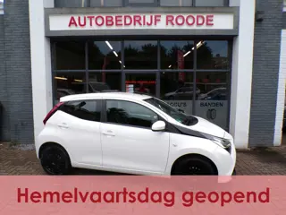 Toyota Aygo 1.0 VVT-i x-play AIRCO,LED,CAMERA,NIEUWE APK !!!