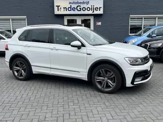 Volkswagen Tiguan 2.0 TSi DSG 4Motion Highline Business R-Line | EL. TREKHAAK | STANDKACHEL | PANORA