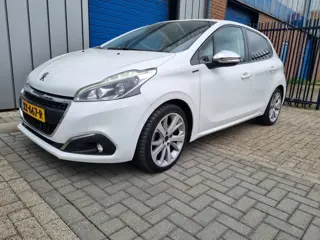 Peugeot 208 1.2 PureTech Signature automaat inruil/fin mogelijk