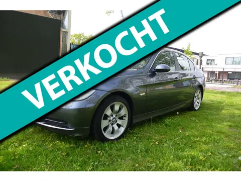 BMW 3-serie 320i Executive automaat-airco-cruise-navigatie