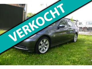 BMW 3-serie 320i Executive automaat-airco-cruise-navigatie