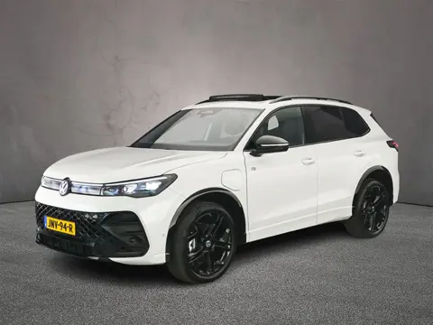 Volkswagen Tiguan R-Line Edition 1.5 TSI eHybrid 272pk DSG Automaat Trekhaak, Panoramadak, Adaptive 
