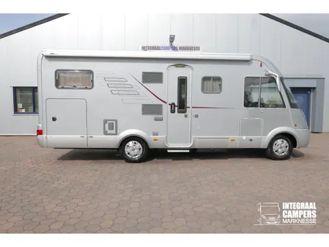 Hymer B 694 SL Elegance zilver | 3.0 158 pk | Grote garage | ruime 4 persoons