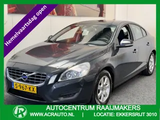 Volvo S60 1.6 T3 KINETIC CRUISE CONTROL CLIMATE CONTROL BLUETOOTH TELEFOON MEDIA VOORBEREIDING PDC  