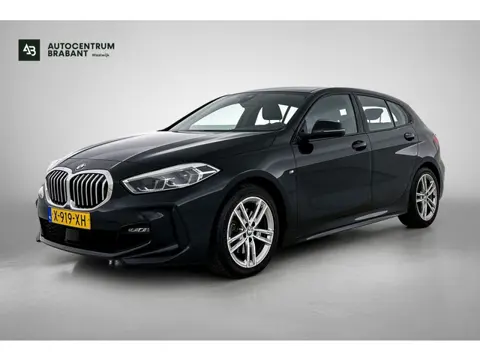 BMW 1-serie 118i High Executive M-Sport (Dealer onderhoud, Navi Pro, PDC V+A, StoelV, Digitale dash,