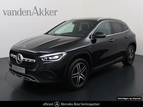 Mercedes-Benz GLA 250e Luxury // Panoramadak // Memory // MultiBeam LED // Carplay // Keyless // Aug