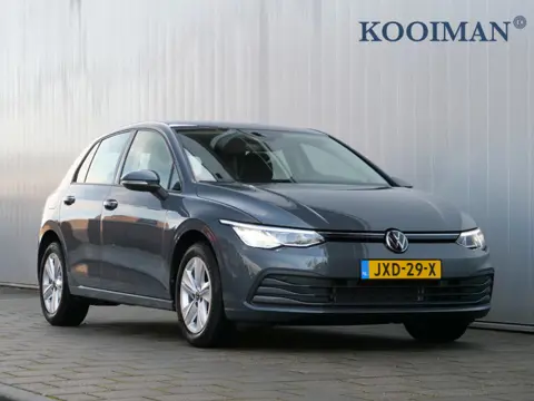 Volkswagen Golf 1.0 eTSI Life Business 111 Pk Automaat Navi / DAB / Camera / Apple Carplay
