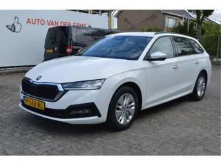 Škoda Octavia Combi 111PK TSI Ambition NL-Auto / Apple,android / Led kopl. / Lmv