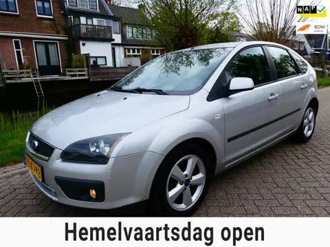 Ford Focus 1.6-16V Automaat 101pk 2e eig. 5-deurs Airco Cruise Trekhaak
