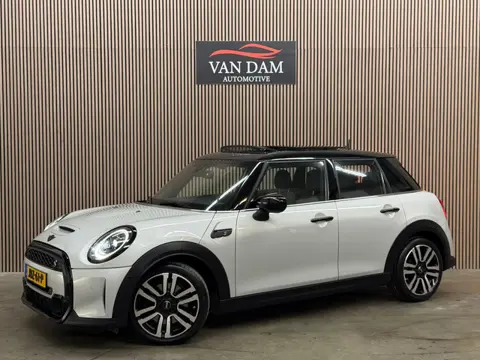 Mini 2.0 Cooper S Essential 2022 PANO LED CAMERA CRUISE CAR-PLAY