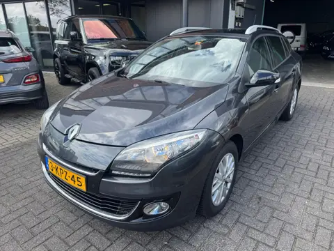 Renault Mégane Estate 1.5 dCi Bose PANO CAMERA CRUISE CLIMA LEDER VOL ORIG NL NAP