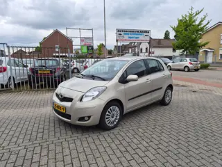 Toyota Yaris 1.3 VVTi Aspiration Automaat!