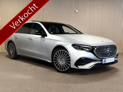 Mercedes-Benz E-Klasse 400e 4 Matic AMG-PANO-HYPERSCREEN-STURENDE ACHTERAS-HEAD UP-ZEER COMPLEET-NPR