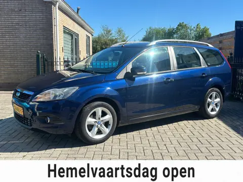Ford Focus Wagon 1.6 Comfort |trekhaak | airco | cruise | nw apk !