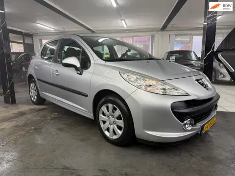 Peugeot 207 1.4-16V X-line automaat