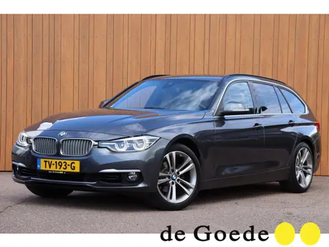 BMW 3-serie Touring 318i Luxury Edition org.NL leer+el+vw camera el.klep trekhaak