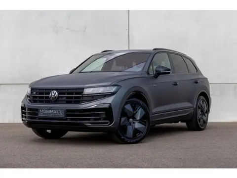 Volkswagen Touareg 3.0 TSi R eHybrid 4MOTION R-Line | Panoramadak | Luchtvering | 21" LMV 462 Pk / P