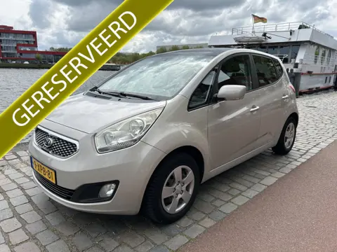 Kia Venga 1.4 CVVT Seven panodak airco/ecc navigatie/camera