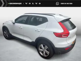 Volvo XC40 1.5 T3 Momentum | Standkachel | Volvo on Call | Stoelverwarming V + A | Stuurverwarming |