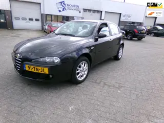 Alfa Romeo 147 2.0 T.Spark Distinctive