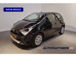 Toyota Aygo 1.0 VVT-i x-play - Apple Carplay/Android Auto - Achteruitrijcamera - Cruise