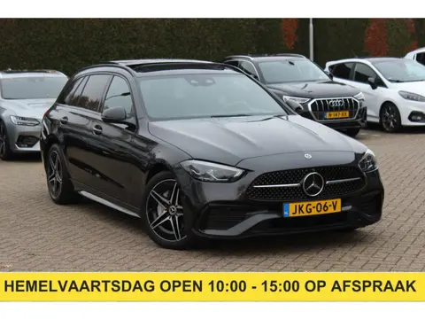 Mercedes-Benz C-Klasse Estate 300 e 4MATIC AMG Line / Panoramadak / 360Camera / Burmester / Sfeerver