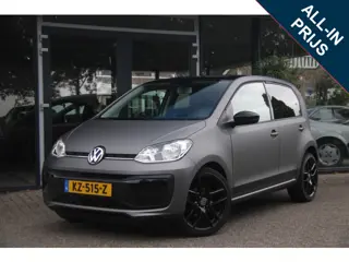 Volkswagen up! 1.0 BMT move up! | Black Edition | AC | 17 LM |