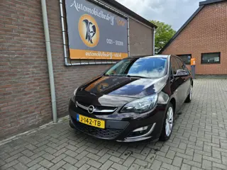Opel Astra 1.4 Turbo Sport (bj 2013)