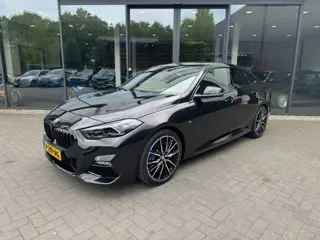 BMW 2-SERIE 220I M-Sport,LED,Schaalstoel,Lane Ass.,Carplay,Stoelverw,Camera,