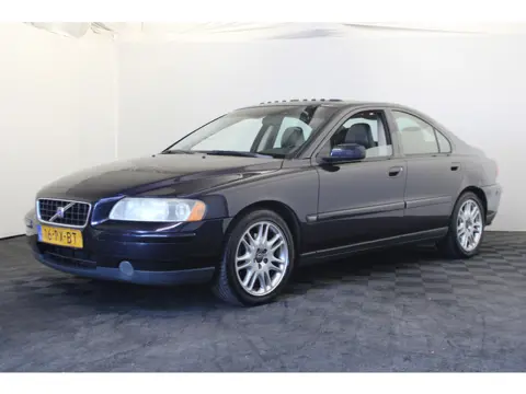 Volvo S60 2.0T Momentum |Pano|Trekhaak| (bj 2005)
