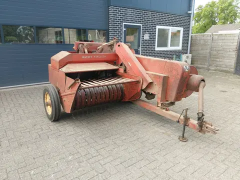 Massey Ferguson 15-8  Balenpers  Hooipers Stropers Pakjespers