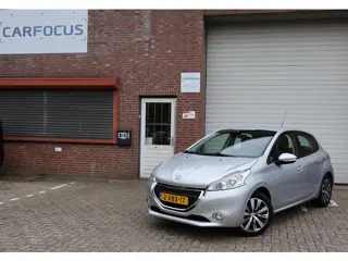 Peugeot 208 1.2 VTi Blue Lease Executive 2e eigenaar NAP Cruise PDC Airco Trekhaak APK