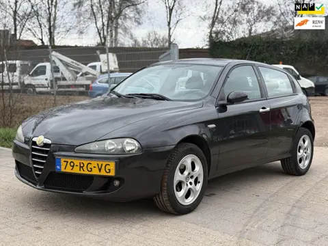 Alfa Romeo 147 1.6 T.Spark Distinctive INCLUSIEF NIEUW APK