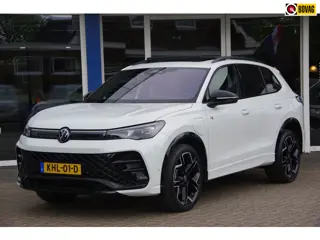 Volkswagen TIGUAN 1.5 eHybrid 272Pk SOH 100% R-Line Edition Panoramadak 360° camera Trekhaak IQ.Ligh