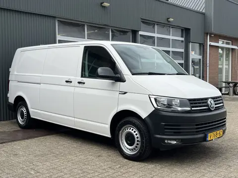 Volkswagen Transporter 2.0 TDI L2H1 102pk Kastinrichting 2200kg Trekgewicht Cruise controle Parkeerh