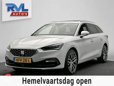 Seat Leon Sportstourer 1.4 TSI eHybrid PHEV Xcellence | Pano/Dak | Virtual/Cockpit | Camera | Stoelv