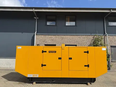 Cummins SDMO Leroy Somer 200 kVA Silent generatorset