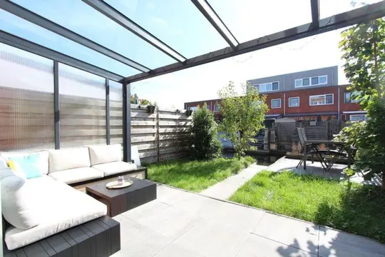 Woning aan de Joke Smitstraat te Amsterdam