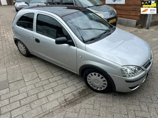 Opel Corsa 1.2-16V Essentiawei zeer sportieve auto!