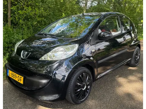 Peugeot 107 1.0-12V XR 2008 AIRCO NIEUWE APK