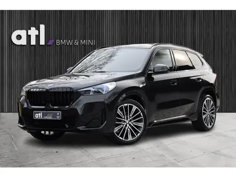 BMW X1 sDrive18i VOL | M-pakket | Pano | HUD | Massage | 360 | Adap Cruise | Elektr. Trekhaak | Harm