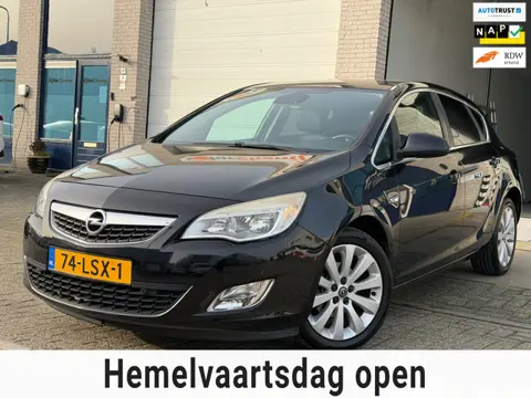 Opel Astra 1.6 Cosmo/ AUTOMAAT/ nap/ dealeronderhouden/ 1jaar apk/ volle opties